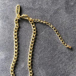 NWOT Gold Tone Metal Necklace